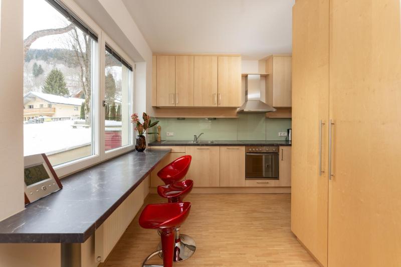 Studio with Balcony image 4