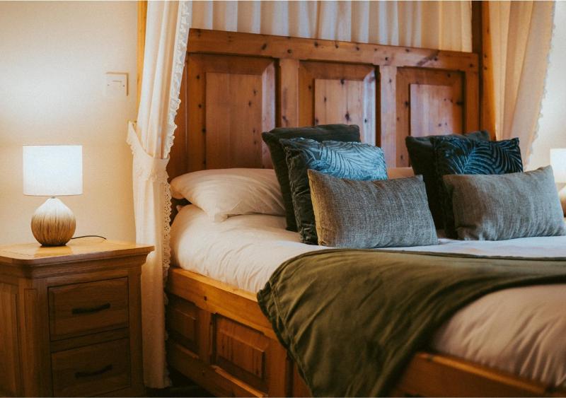 Four Poster Room image 1