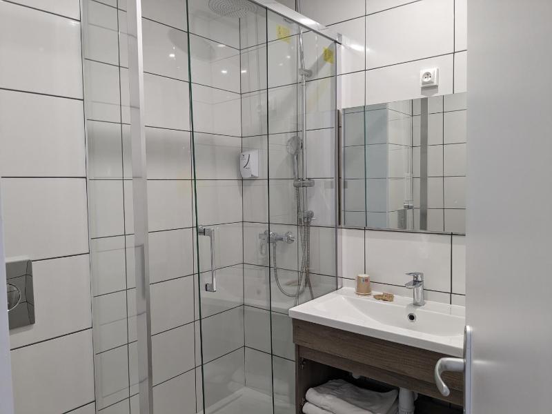 Twin Room image 1