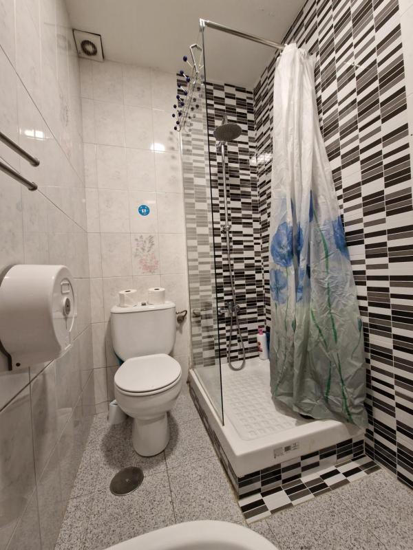 Quadruple Room with Private Bathroom image 3