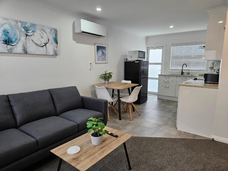 Redwood Apartments - image 16
