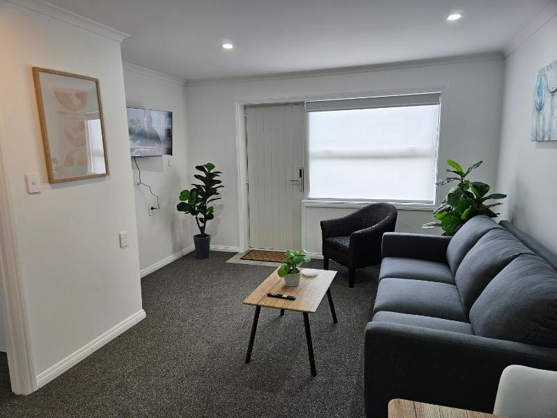 Redwood Apartments - image 19
