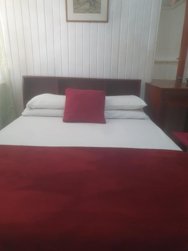 SMITH'S BNB ROOMS - image 15