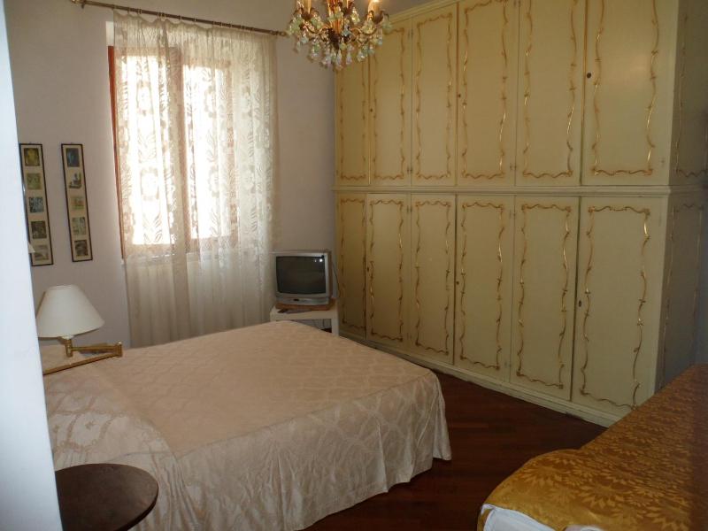 Triple Room with Private Bathroom image 3