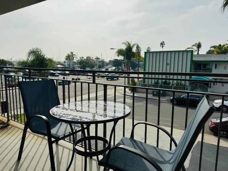 King Room with Balcony - Non-Smoking image 2