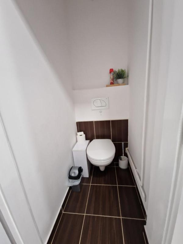 One-Bedroom Apartment image 2