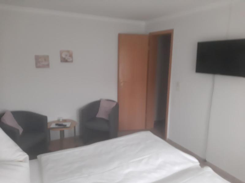 Doppelzimmer mit kleiner Küche image 4