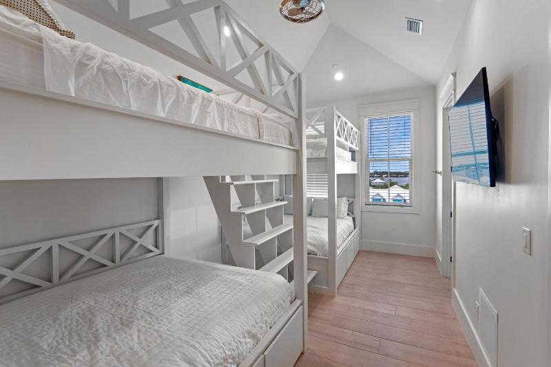 Seaside East And West 2 Properties - 24 Bedrooms - image 8