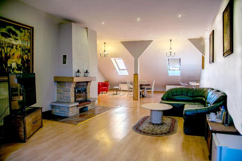 Studio Apartment image 1