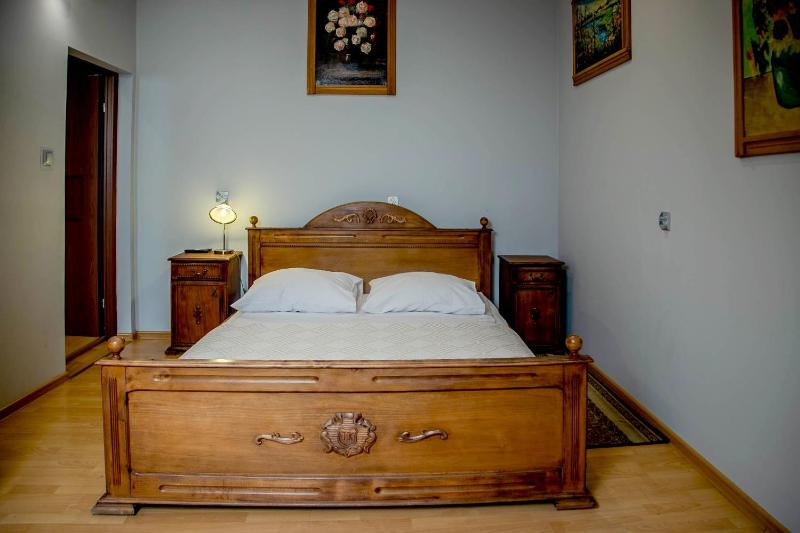 Studio Apartment image 2