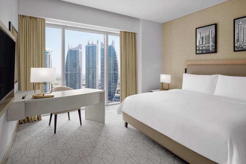 Premier City View Room, King bed and Sofa bed, Including direct access to Dubai Marina Mall & Marina Walk image 1