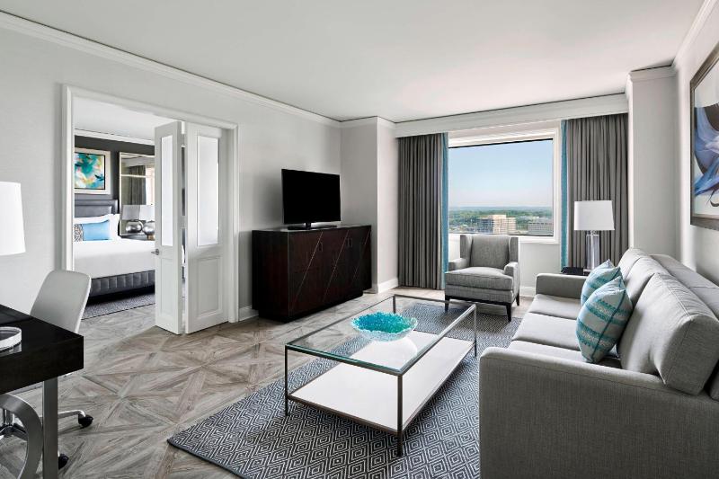 Executive Suite image 4