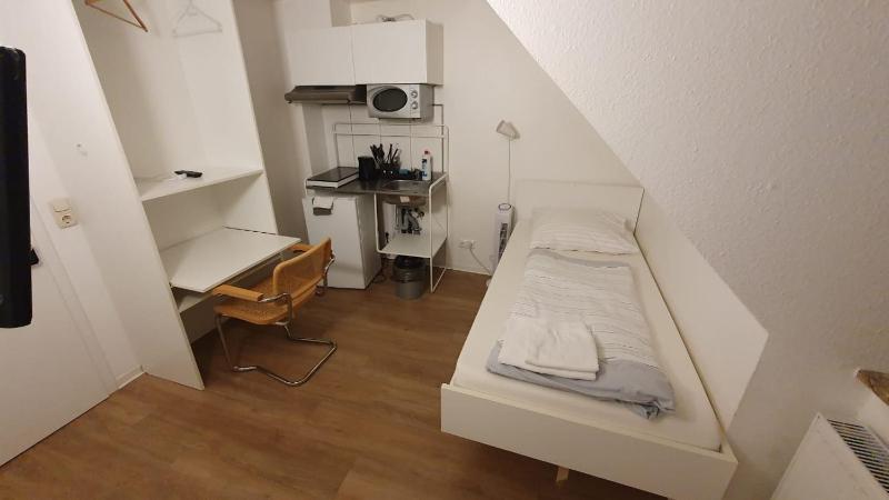Deluxe Twin Room image 2