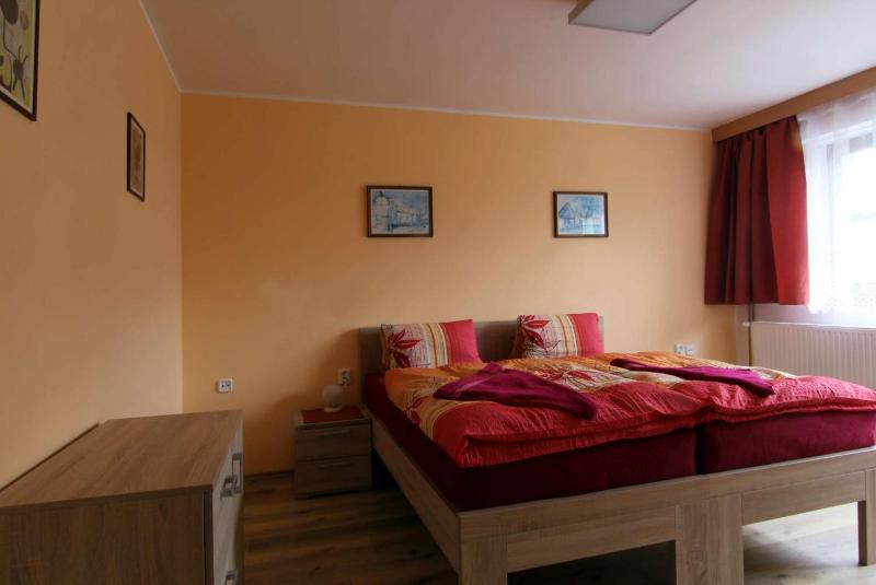 Double Room with Extra Bed image 2