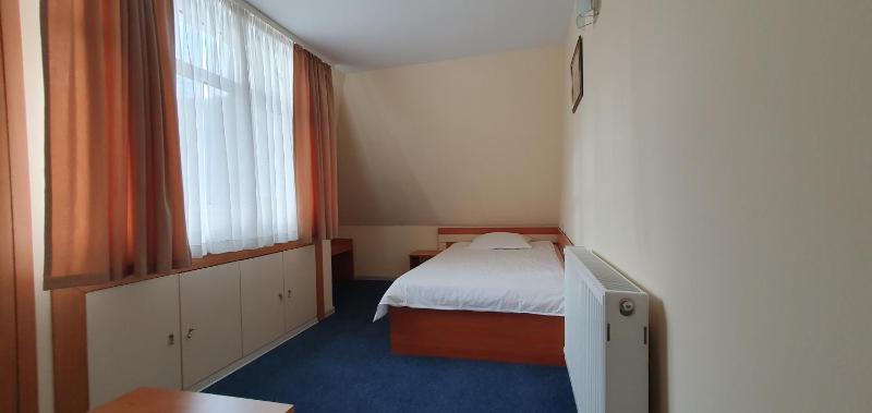 Single Room image 1