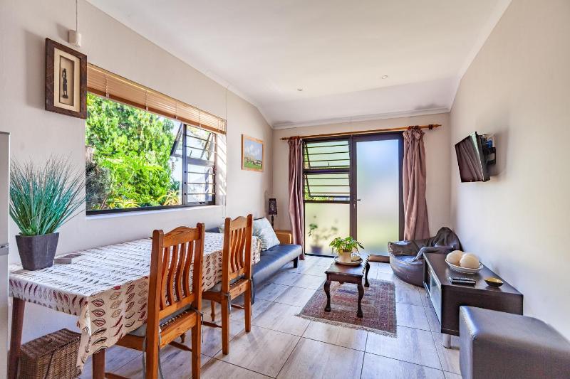 One-Bedroom Apartment image 2