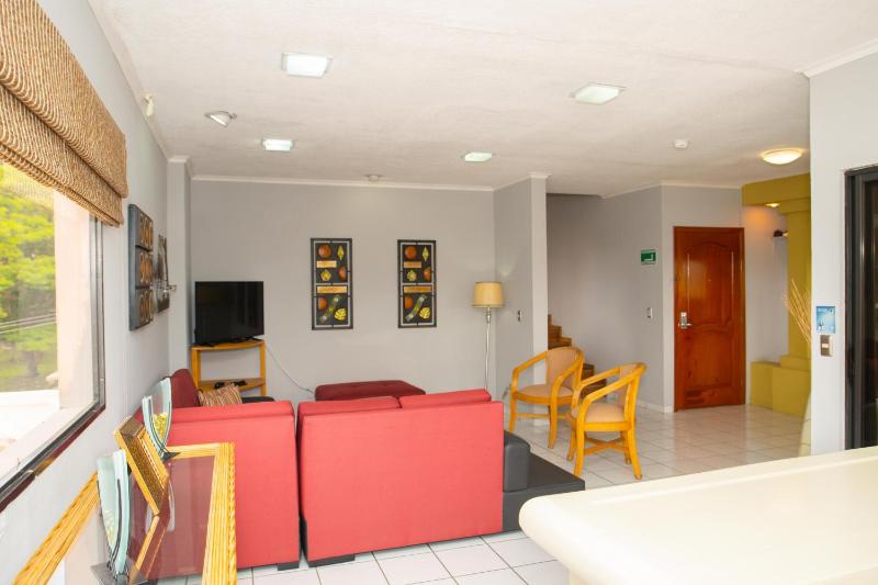 Aparthotel Guijarros - image 12
