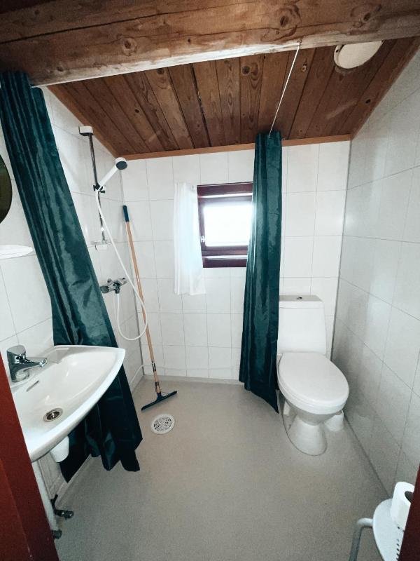Two-Bedroom Bungalow image 3