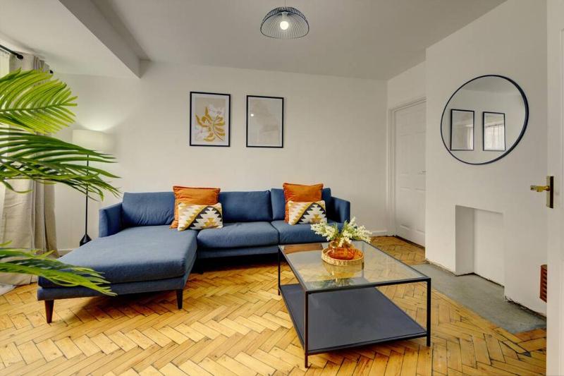 Quiet 2 Bedroom Contractor House 20 Percent off Long Stay Near NEC - image 20