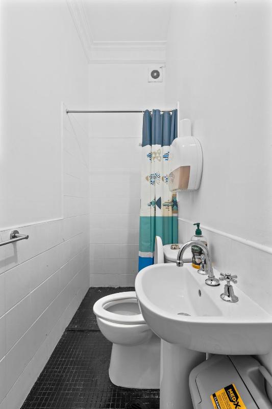 Double Room with Private Bathroom image 3