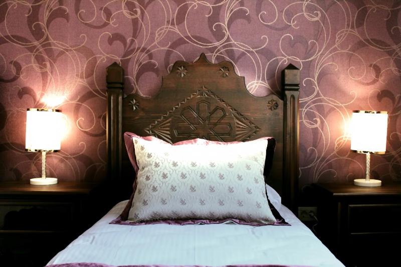 Standard Twin Room image 2