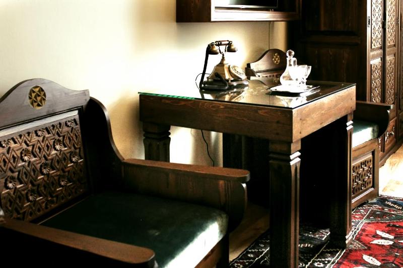 Comfort Family Room image 2