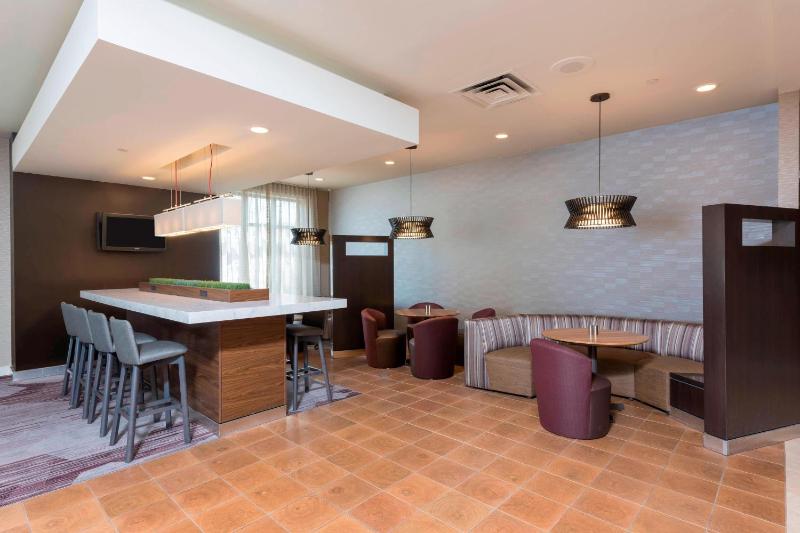 Courtyard by Marriott Louisville Downtown - image 8