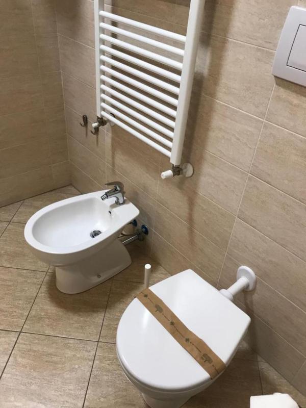 Large Single Room image 3
