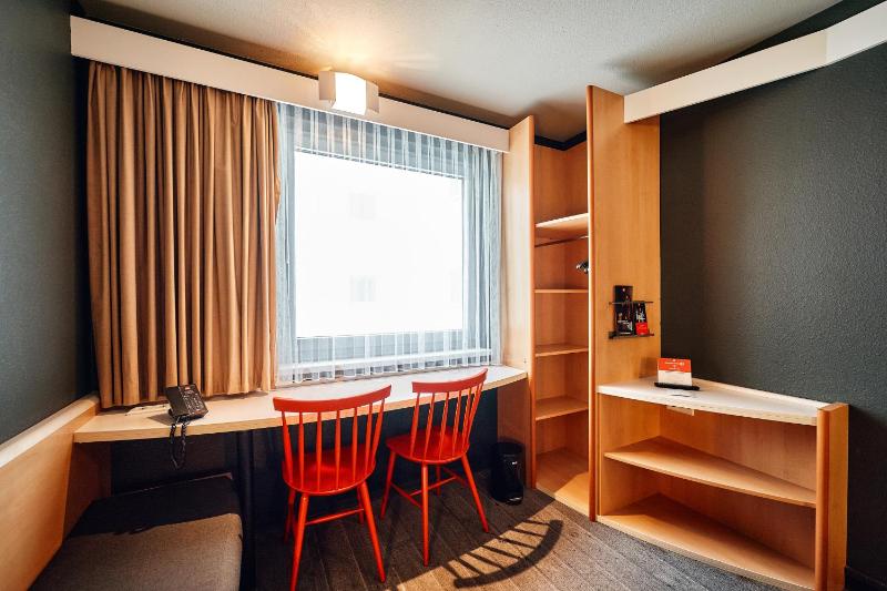 Standard Double Room image 4
