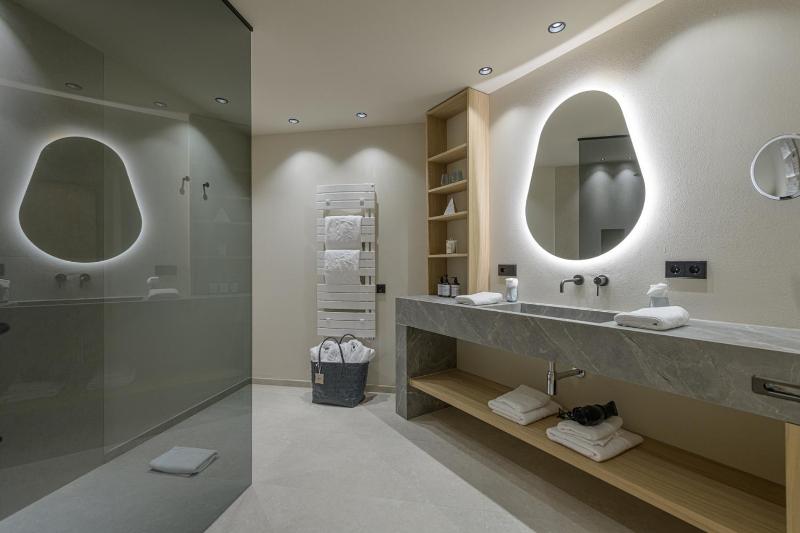 Suite with Pool View image 4