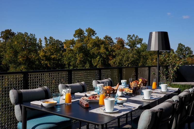 Three Bedroom Penthouse Apartment with Terrace and Panoramic View image 2