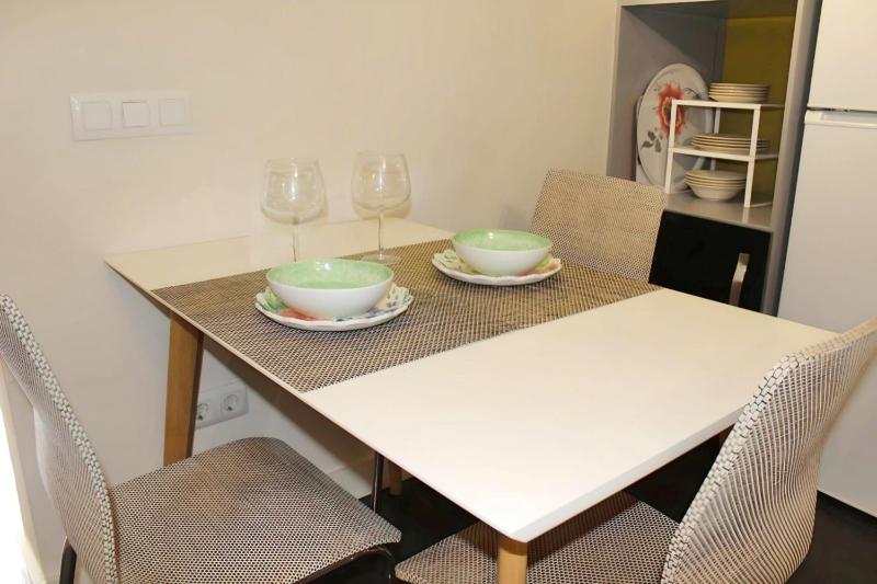 Apartamento reformado cerca de la Plaza Redonda - image 6