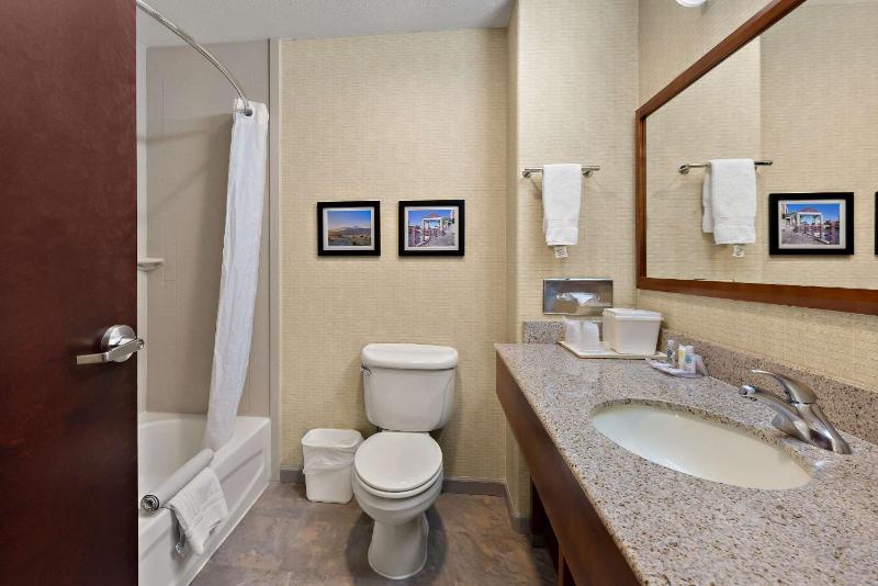King Room - Non-Smoking image 2