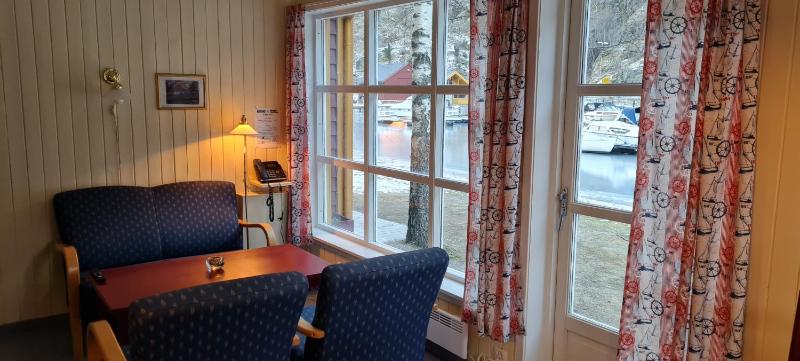 One-Bedroom Cottage with Sleeping Loft image 2