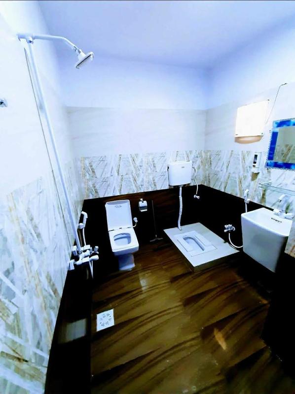 Deluxe Triple Room image 3