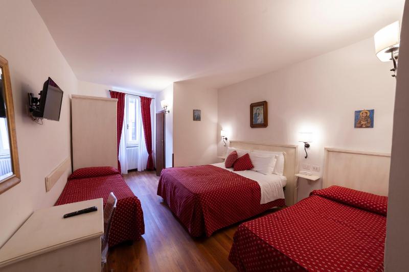Quadruple Room image 1
