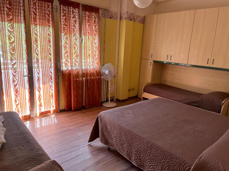 One-Bedroom Apartment image 4