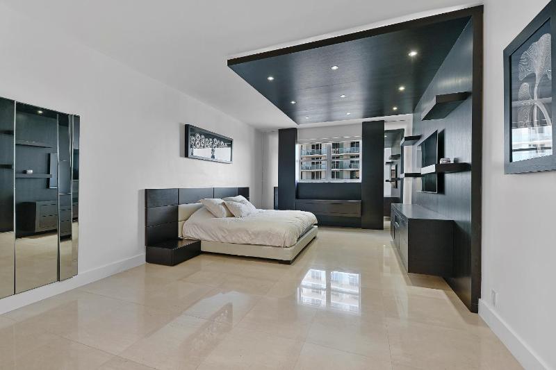 LUXURY PENTHOUSE ON THE BEACH 3/3 OCEANFRONT CONDO - image 40