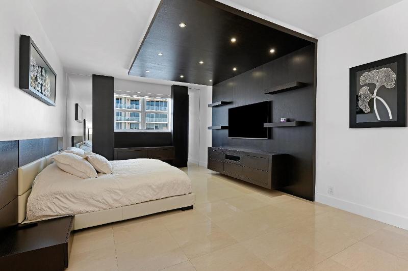 LUXURY PENTHOUSE ON THE BEACH 3/3 OCEANFRONT CONDO - image 7