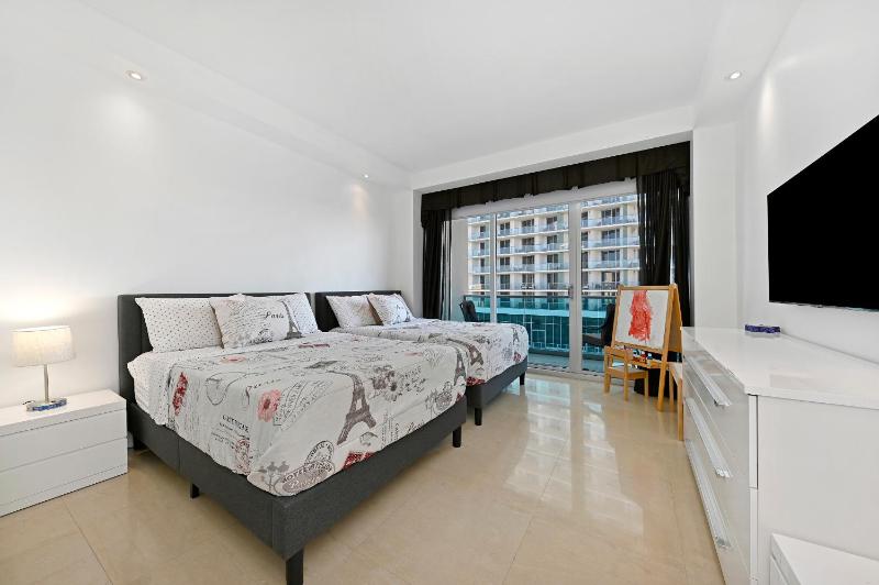 LUXURY PENTHOUSE ON THE BEACH 3/3 OCEANFRONT CONDO - image 13