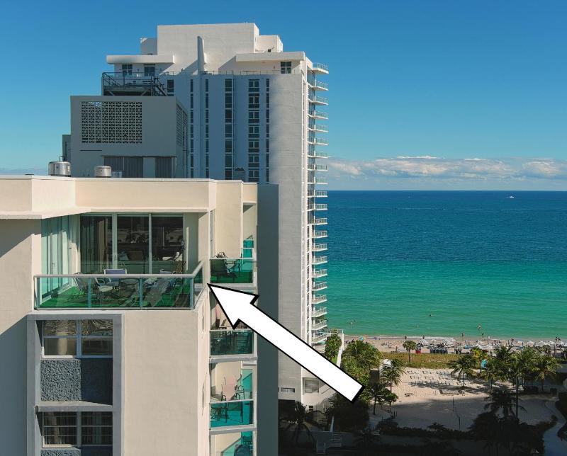 LUXURY PENTHOUSE ON THE BEACH 3/3 OCEANFRONT CONDO - image 4