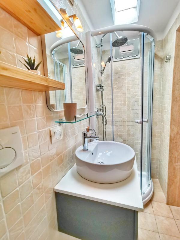 Double Room image 4