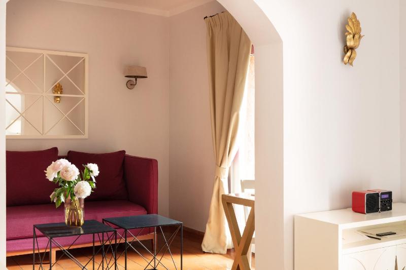 Junior Suite with Garden View image 3