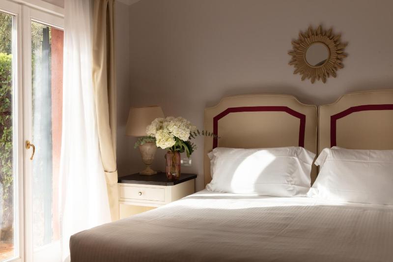 Junior Suite with Garden View image 4