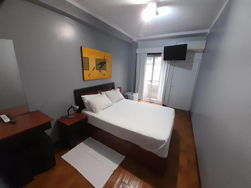 Double Room with Balcony image 1