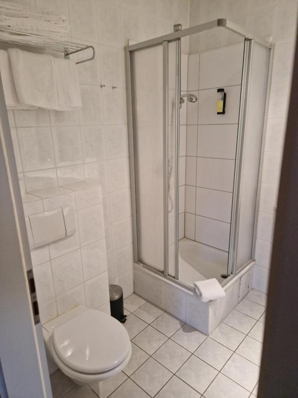 Standard Triple Room image 3