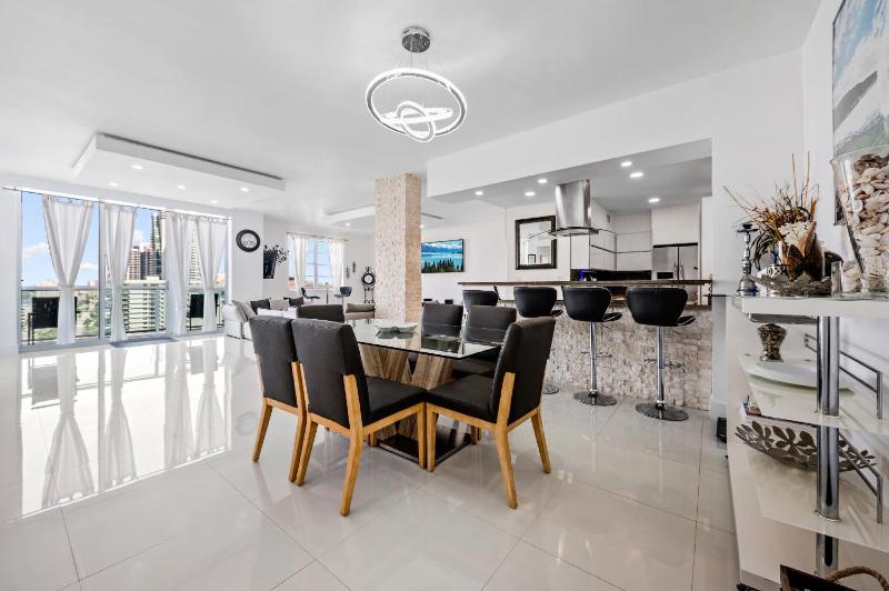 Oceanfront Luxury Penthouse On The Beach 3 Bedroom - image 29