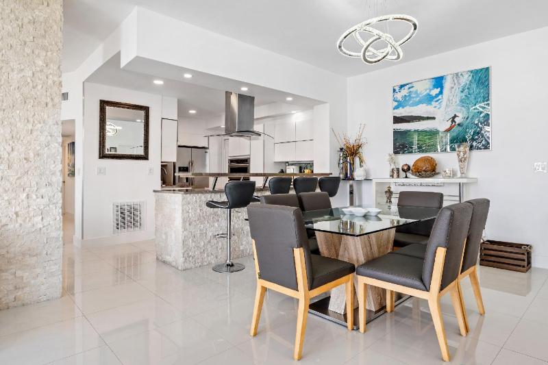 Oceanfront Luxury Penthouse On The Beach 3 Bedroom - image 20