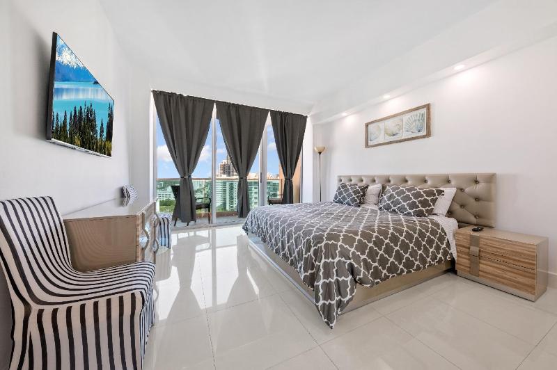 Oceanfront Luxury Penthouse On The Beach 3 Bedroom - image 16