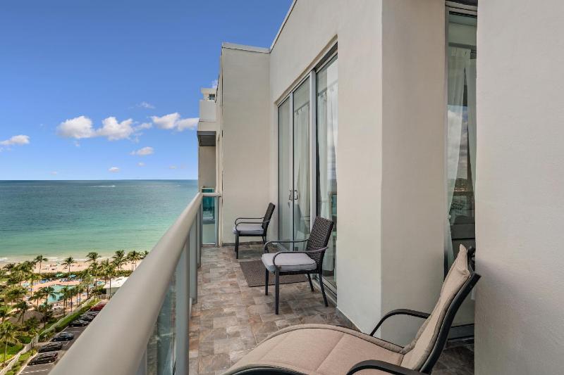 Oceanfront Luxury Penthouse On The Beach 3 Bedroom - image 9